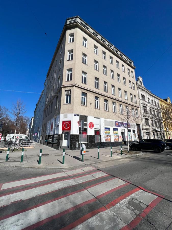 Delightful 1 Bedroom Near Schoenbrunn And Westbahnhof With Big Porch Wien Exteriör bild